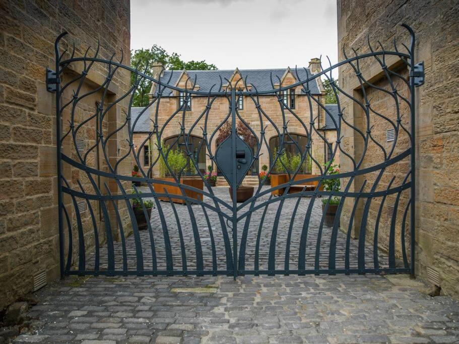 Stunning Edinburgh 1820S Stables Converted Studio エクステリア 写真